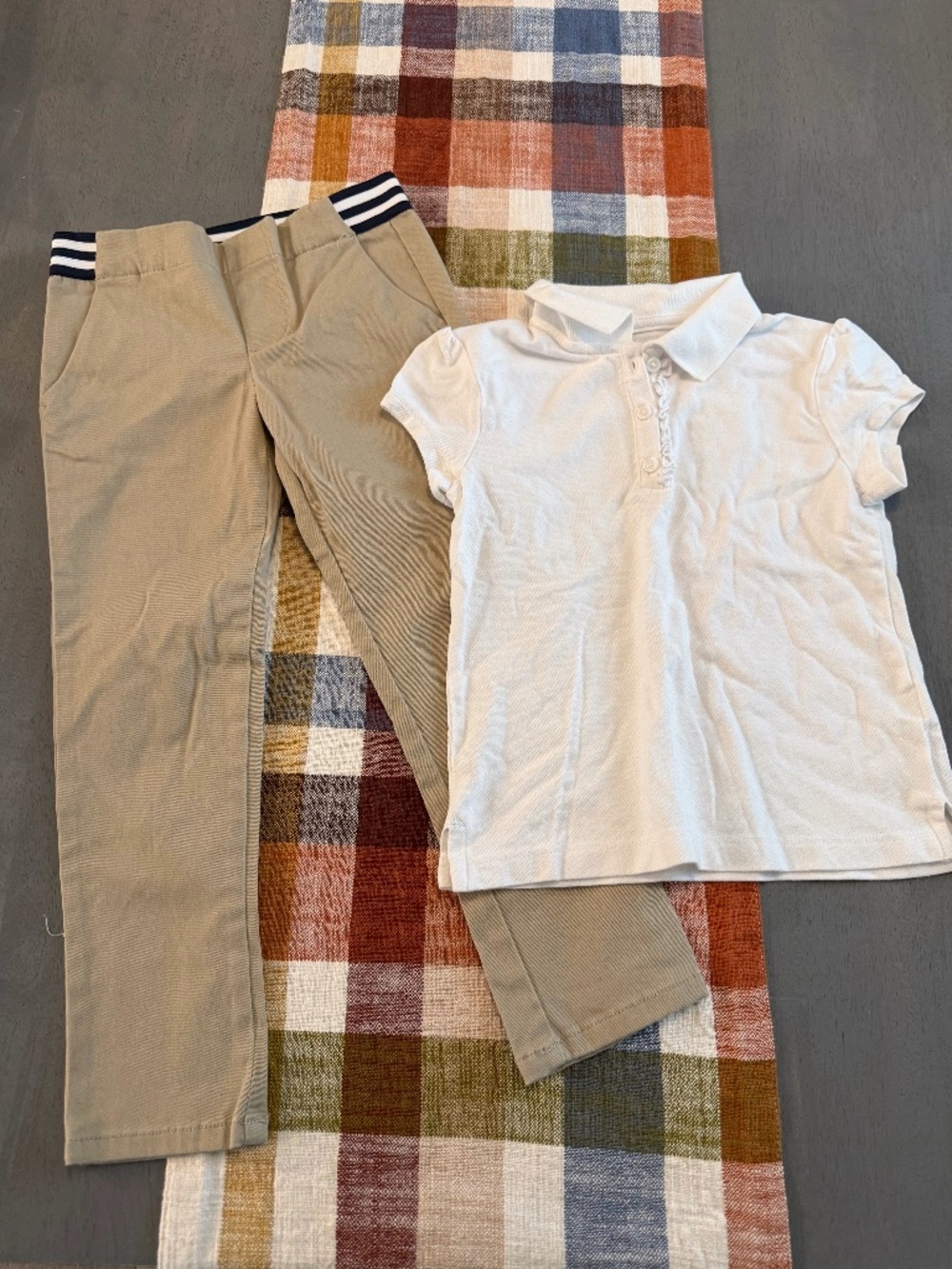 Girls size 6 Girls Scout uniform!